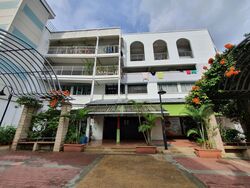 Hougang Street 21 (D19), Shop House #527679571